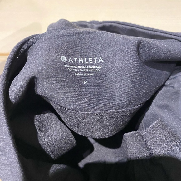 ❌ SOLD ❌ ATHLETA TRANSCEND SCOOP BUILT-IN BRA TANK A-C, Size M, Black (NWT) - Picture 10 of 16